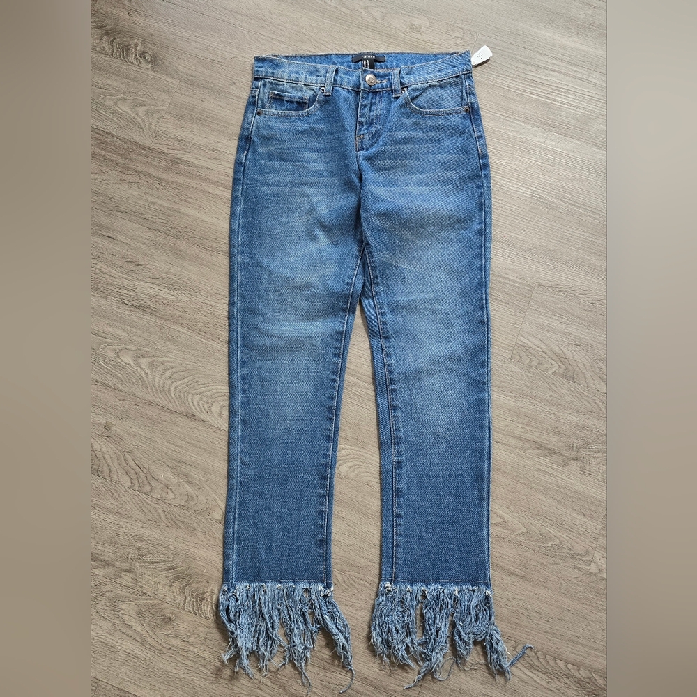Forever 21 size 2 (25) frayed jeans NWT
